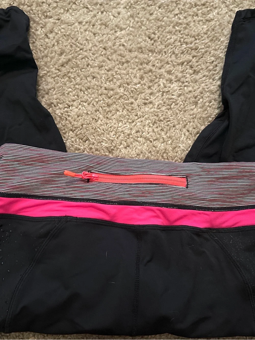 LULULEMON black capri leggings